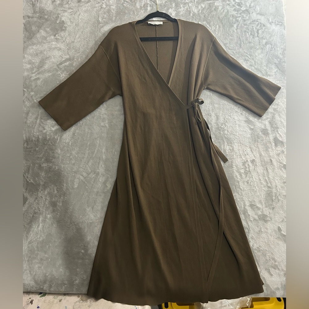Everlane the ribbed wrap midi 3/4 sleeve dress - Picture 4 of 12